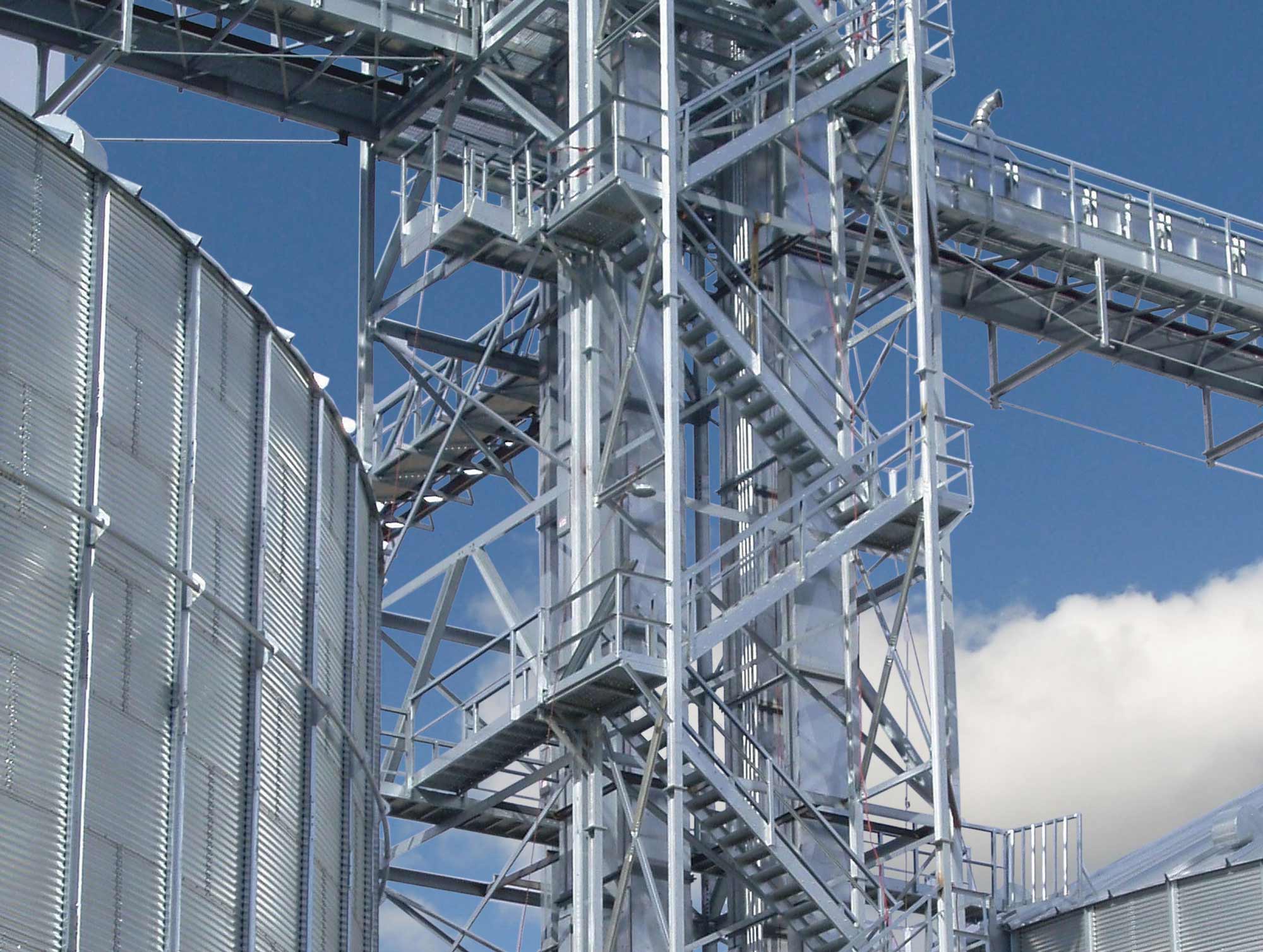 view of SCAFCO tower and catwalk next to a grain bin